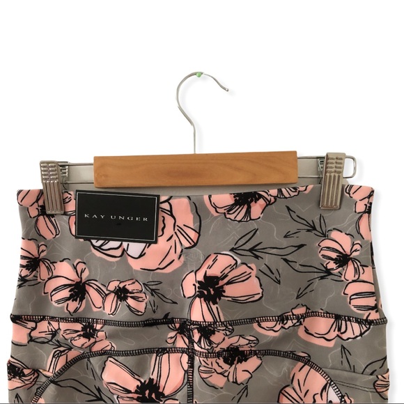 KAY UNGER Pink & Gray Floral Athletic Leggings 7/8 Length, Pockets & Ankle Mesh - Picture 7 of 16